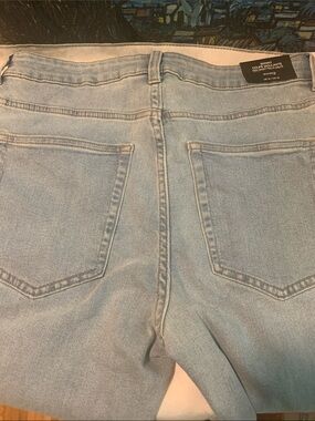 Coupe Moulante High-Rise Light Blue Women’s Jeans — Classic Back Pocket Style